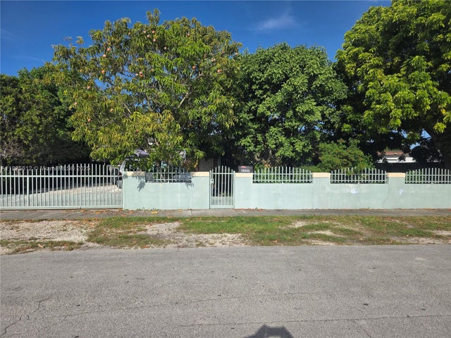 2 of 14 - 20201 Sw 117th Ct, Miami, FL