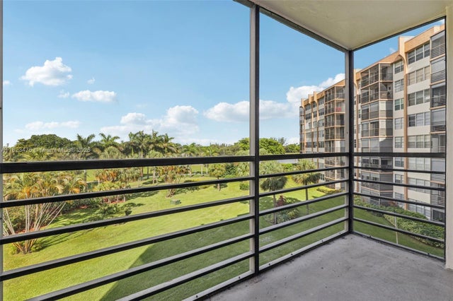 1 of 32 - 900 Saint Charles Pl 420, Pembroke Pines, FL