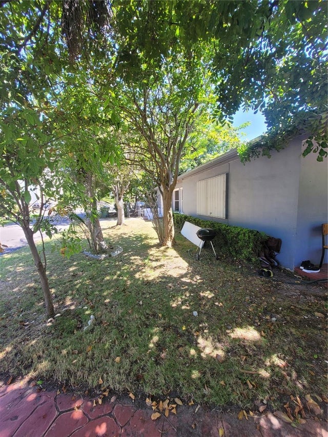 4 of 33 - 1132 Moffett St, Hallandale Beach, FL