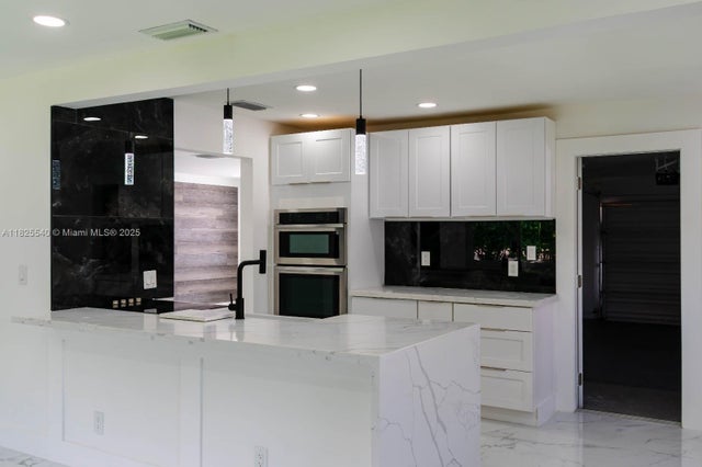 2 of 32 - 1009 Leisure Ln, Boynton Beach, FL