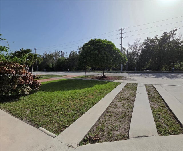5 of 28 - 25 Ludlam Dr, Miami Springs, FL