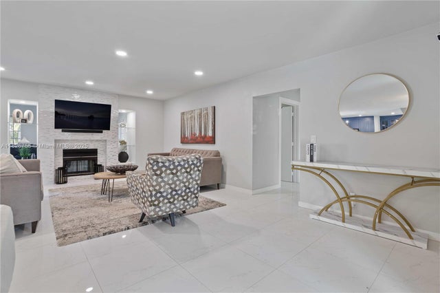 5 of 51 - 4103 Polk St, Hollywood, FL
