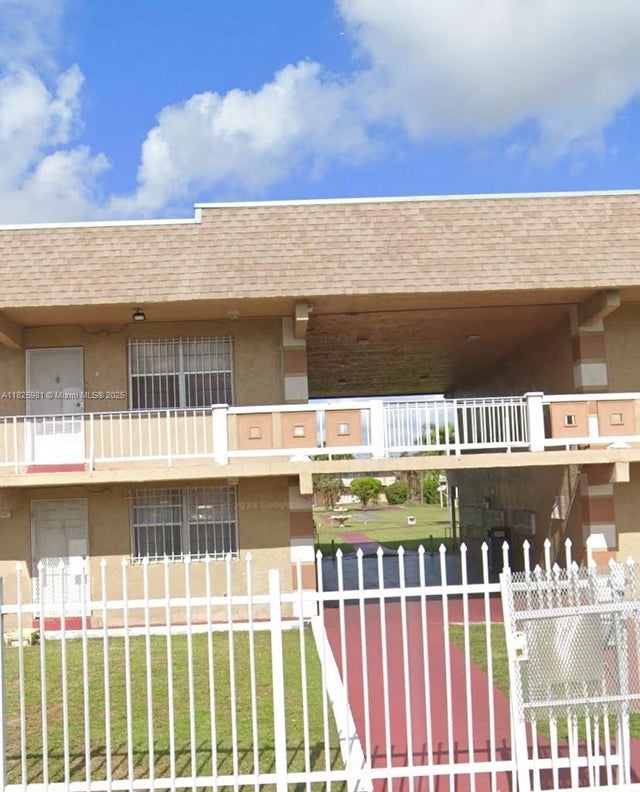 3 of 10 - 301 Nw 177th St 227, Miami Gardens, FL