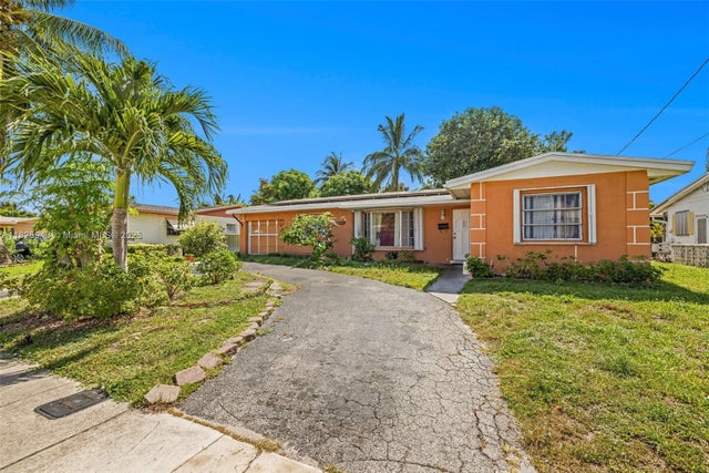 4 of 40 - 2370 Nw 34th Ter, Lauderdale Lakes, FL