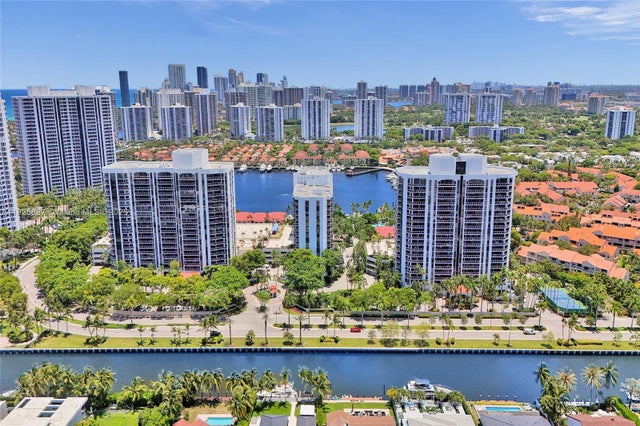 2 of 51 - 3640 Yacht Club Dr 1704, Aventura, FL