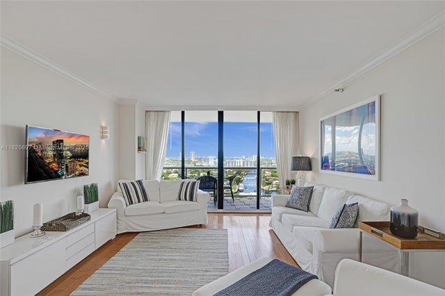 4 of 51 - 3640 Yacht Club Dr 1704, Aventura, FL
