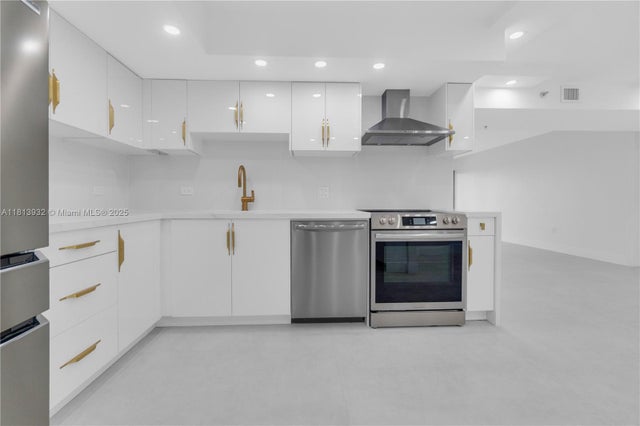 2 of 38 - 1201 S Ocean Dr 507s, Hollywood, FL