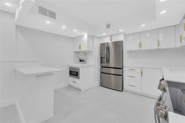4 of 38 - 1201 S Ocean Dr 507s, Hollywood, FL