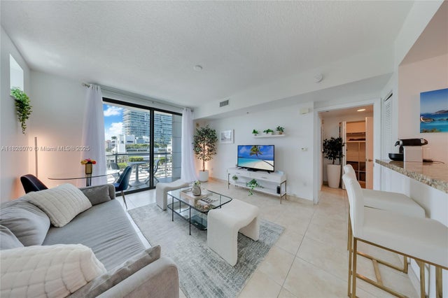 2 of 23 - 110 Washington Ave 1611, Miami Beach, FL