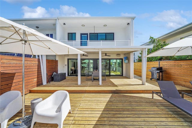 3 of 64 - 830 Raymond St, Miami Beach, FL