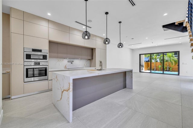 1 of 35 - 23 Se 12th Ave A, Fort Lauderdale, FL