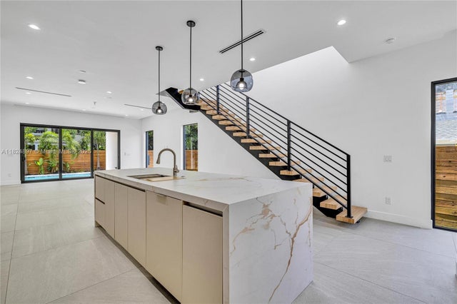 2 of 35 - 23 Se 12th Ave A, Fort Lauderdale, FL