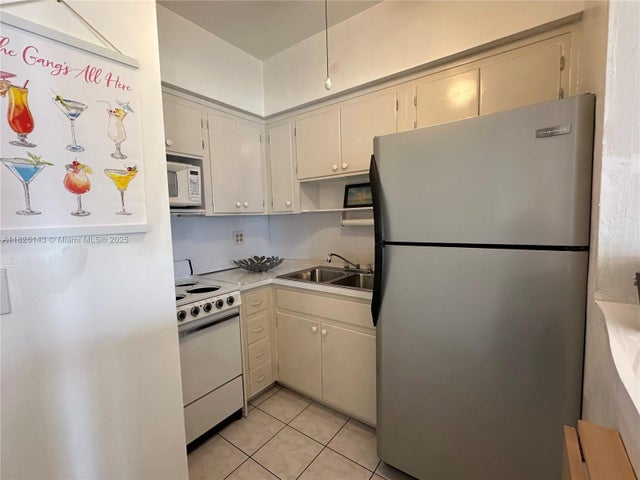2 of 22 - 801 Atlantic Shores Blvd 207, Hallandale Beach, FL