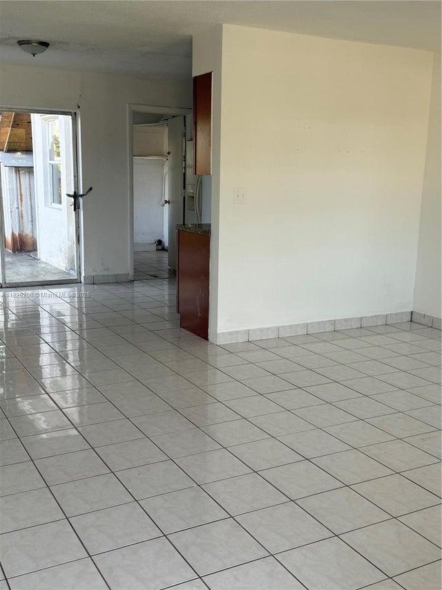 3 of 17 - 7023 Sw 19th St, North Lauderdale, FL