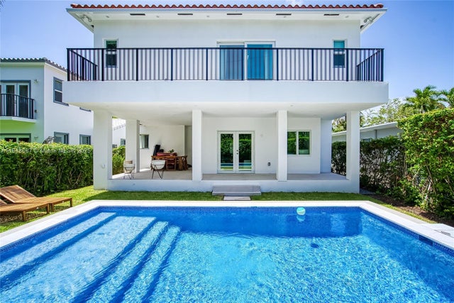 1 of 57 - 719 W 51st St, Miami Beach, FL