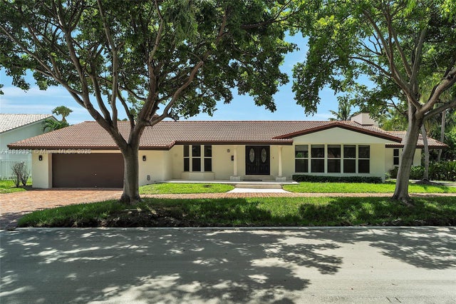 1 of 28 - 9 Gatehouse Rd, Sea Ranch Lakes, FL
