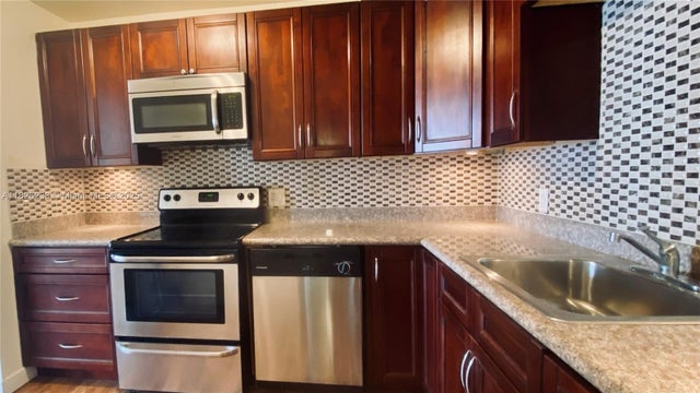 2 of 12 - 2025 Ne 164th St 901, North Miami Beach, FL
