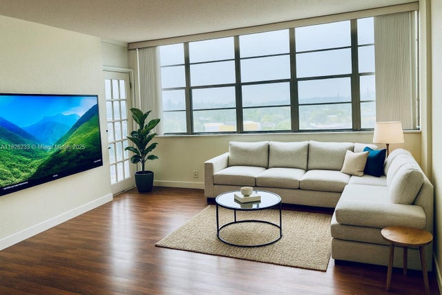 3 of 12 - 2025 Ne 164th St 901, North Miami Beach, FL
