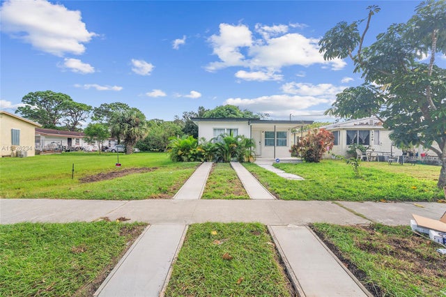 1 of 24 - 1408 N 23rd St, Fort Pierce, FL