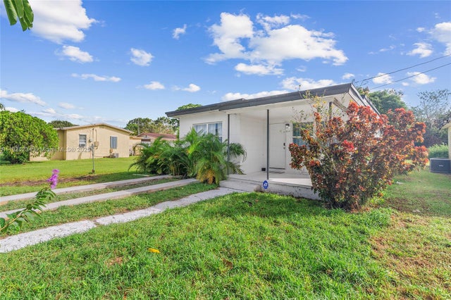 4 of 24 - 1408 N 23rd St, Fort Pierce, FL