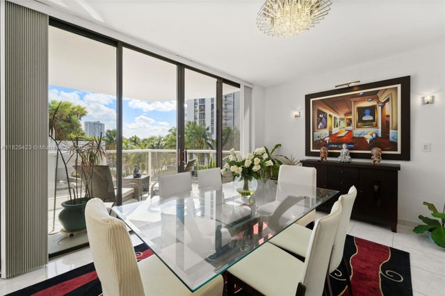 5 of 24 - 20281 E Country Club Dr 201, Aventura, FL
