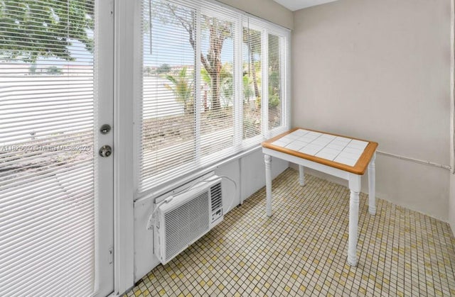 2 of 9 - 18801 Ne 2nd Ave 1006, Miami, FL