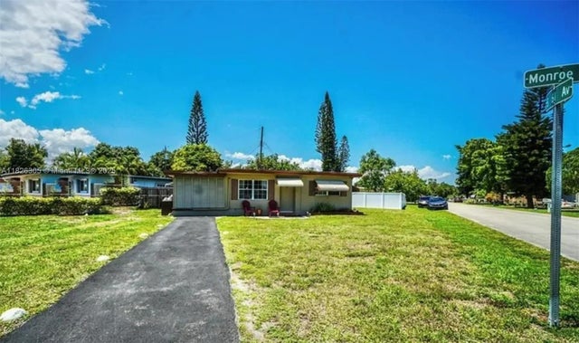 2 of 9 - 6103 Monroe St, Hollywood, FL