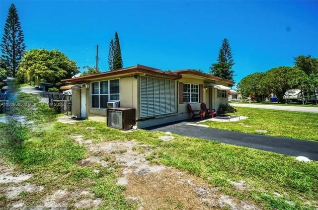 3 of 9 - 6103 Monroe St, Hollywood, FL