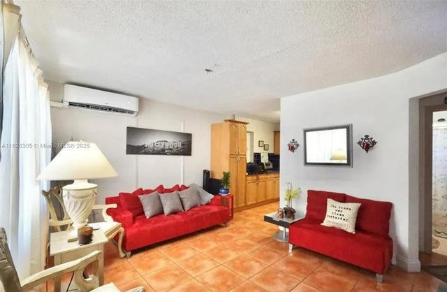 5 of 9 - 6103 Monroe St, Hollywood, FL