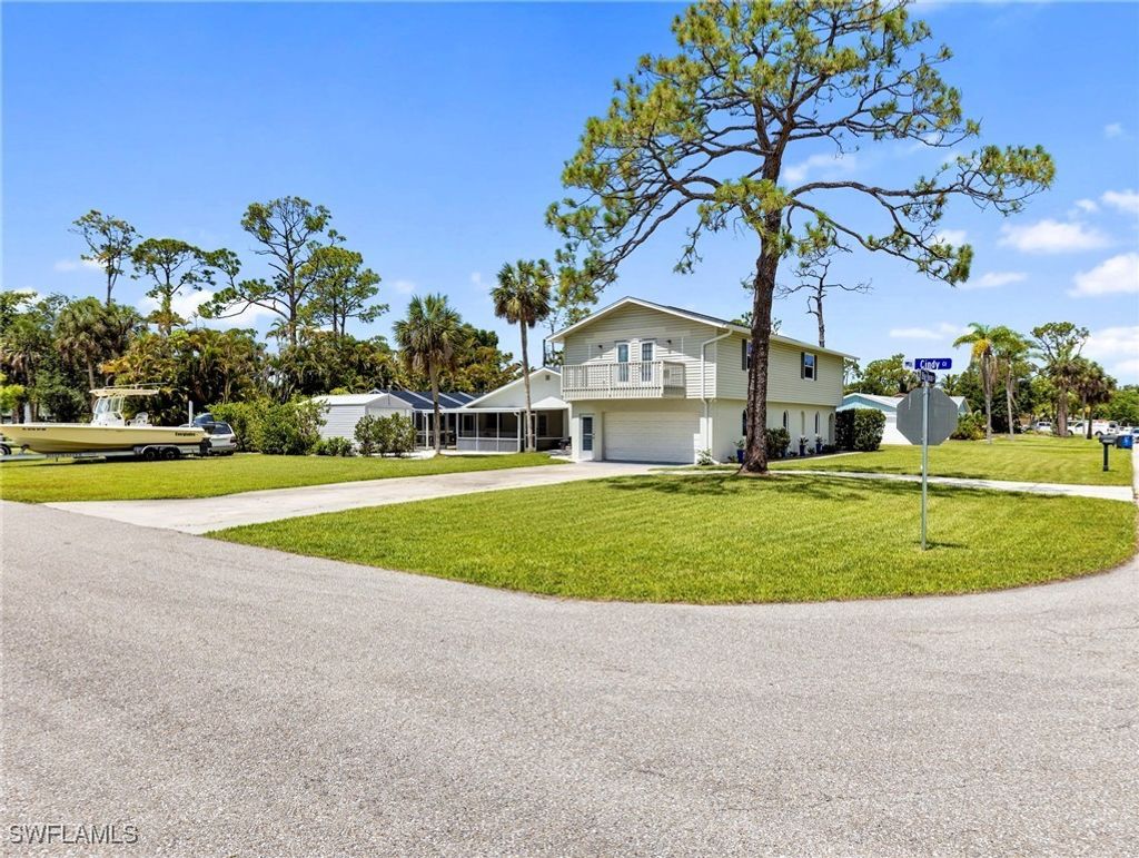 3704 Blue Heron Dr, Fort Myers