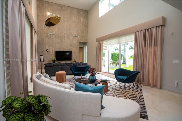 5 of 29 - 10272 Nw 75th Ter, Doral, FL