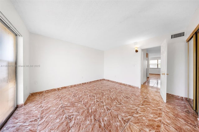 5 of 20 - 301 Nw 177th St. 201, Miami Gardens, FL