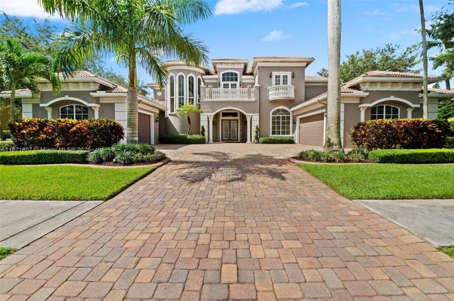 1 of 98 - 12608 S Stonebrook Cir, Davie, FL