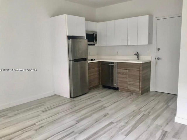 3 of 18 - 1560 Meridian Ave 206, Miami Beach, FL