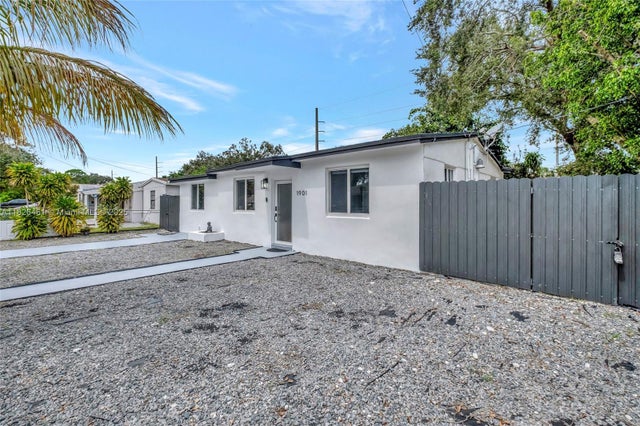 3 of 34 - 1901 Nw 86th Ter, Miami, FL