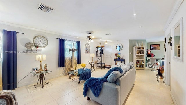 5 of 30 - 5637 Sw 40th St, West Park, FL
