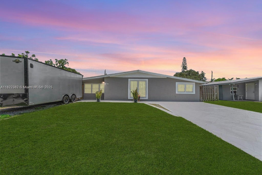 7540 Simms St, Hollywood