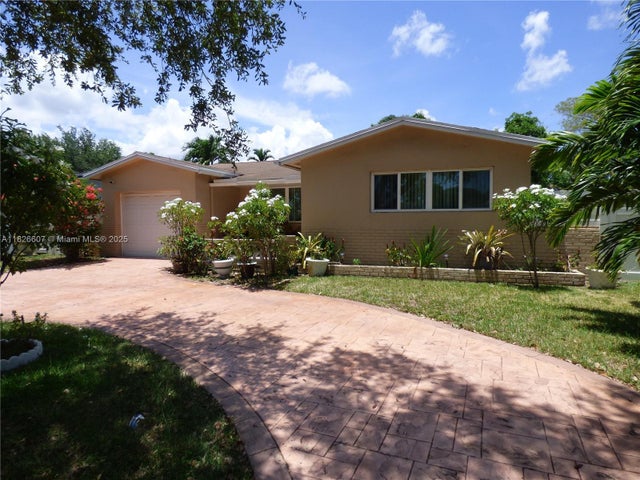 2 of 18 - 5501 Johnson St, Hollywood, FL