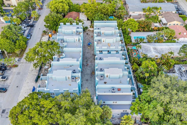 4 of 26 - 824 Se 12 Ct 1, Fort Lauderdale, FL