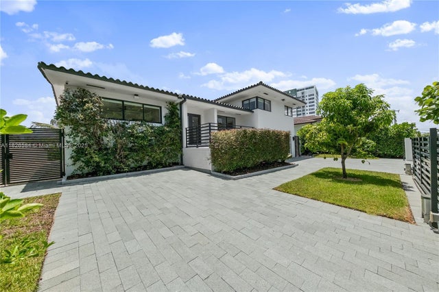 4 of 84 - 2010 Ne 122nd Rd, North Miami, FL