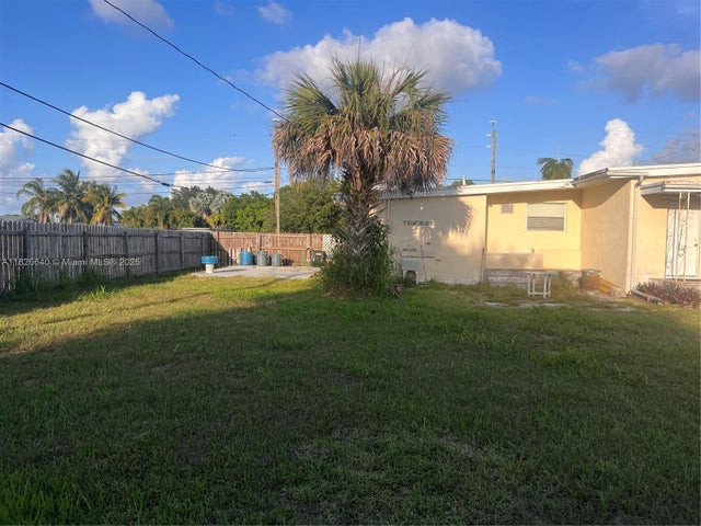 2 of 32 - 4475 Kirk Rd, Lake Worth, FL