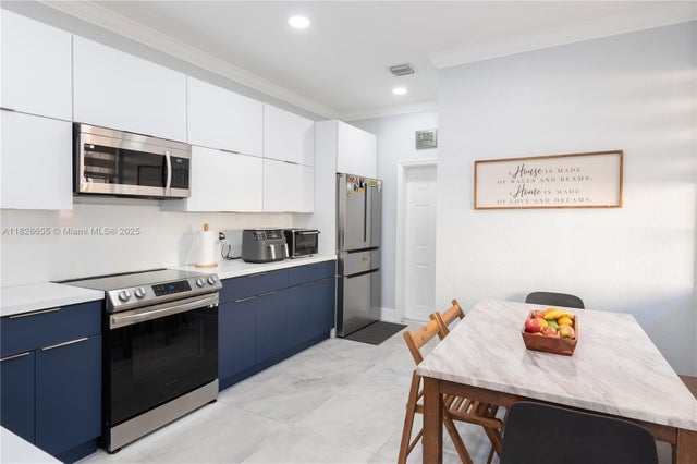 4 of 42 - 3891 Tree Top Dr, Weston, FL