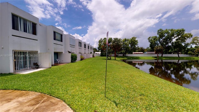 3 of 15 - 5130 Elmhurst Rd H, West Palm Beach, FL