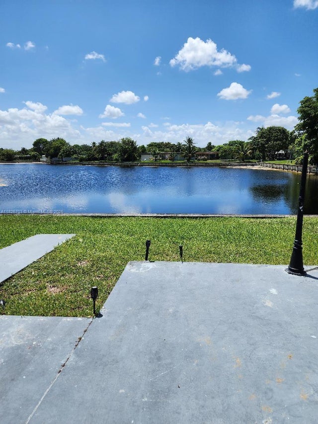 2 of 23 - 6311 Nw 71st Ave, Tamarac, FL