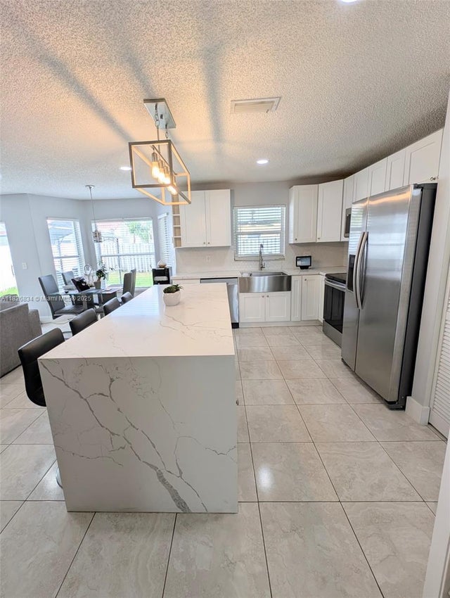 5 of 39 - 335 Sw 183rd Way, Pembroke Pines, FL