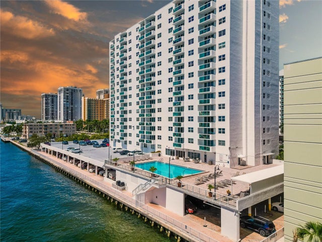 3 of 41 - 3000 S Ocean Dr 702, Hollywood, FL
