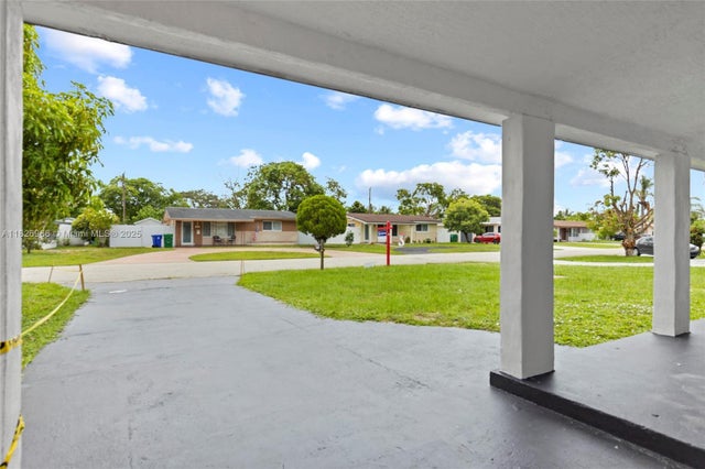 3 of 22 - 2506 Havana Dr, Miramar, FL