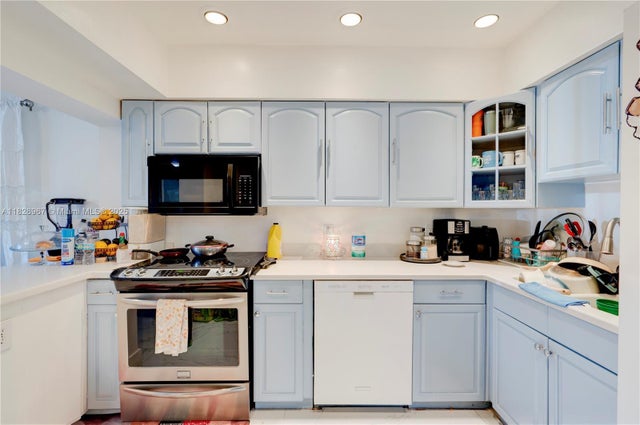 4 of 39 - 13645 Nw 3rd Ave, North Miami, FL