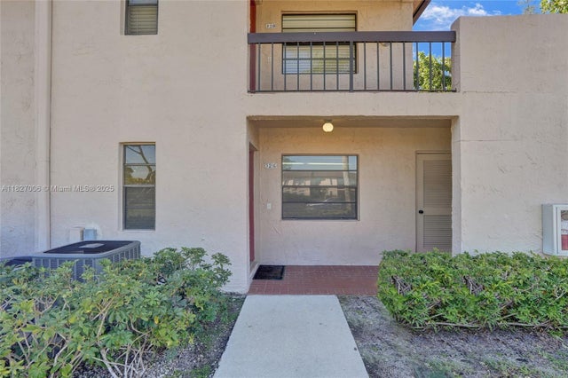 2 of 28 - 9280 Vista Del Lago G32, Boca Raton, FL