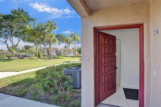 3 of 28 - 9280 Vista Del Lago G32, Boca Raton, FL